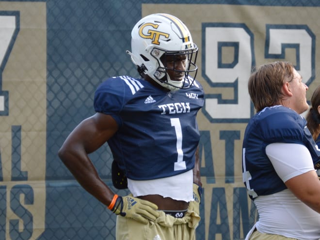 Seniors like Charlie Thomas are trying to focus the team ahead of the UCF game