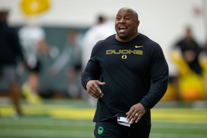 Ohio State has hired Oregon's Carlos Locklyn to coach running backs. (Ben Lonergan/USAT)