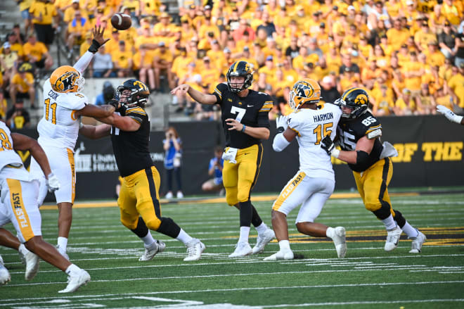 Pro Football Focus Grades: Iowa Offense - Go Iowa Awesome