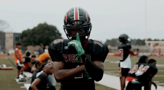 DB Joseph Albright is a Top-30 safety and Top-75 Texas proispect in the 2025 class