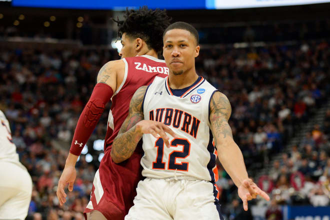 Auburn guard J'Von McCormick scored 16 points against New Mexico State