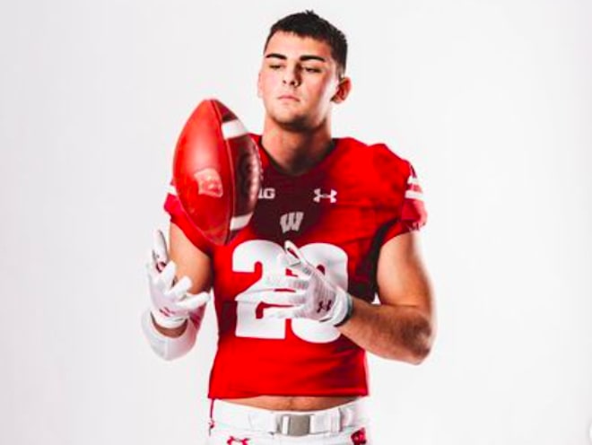 Three-star inside linebacker Landon Gauthier announced his commitment to Wisconsin on Wednesday. 