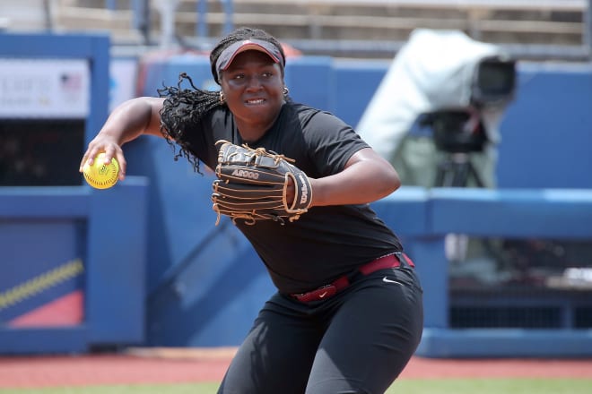 Florida advances to College World Series behind monstrous effort