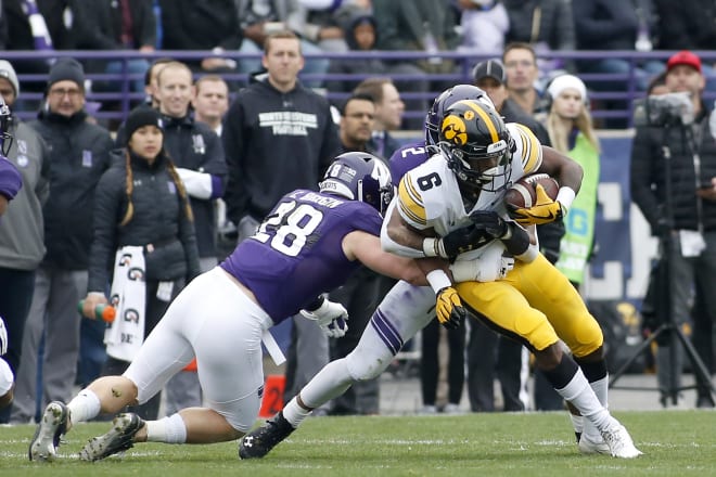 Northwestern outside linebacker Chris Bergin