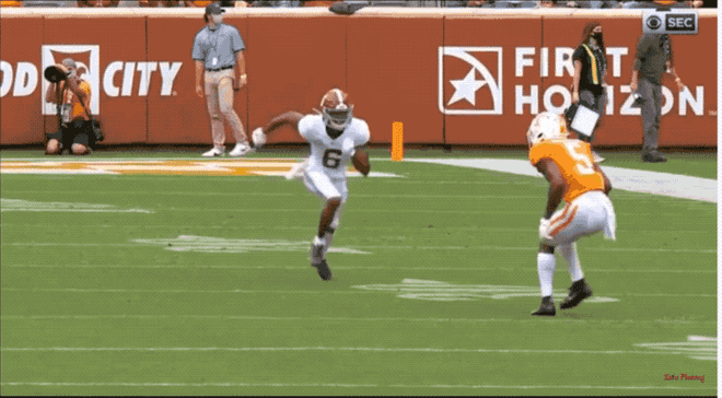 This play was not called targeting during the Alabama vs. Tennessee game 