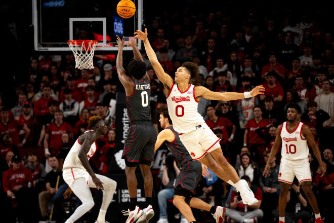 Oklahoma's Le'Tre Darthard shooting a three-pointer