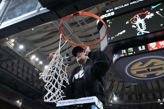 South Carolina's Dawn Staley emerging as new face of women's