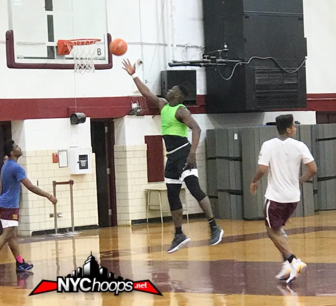 Kofi Cockburn works out in front of top colleges