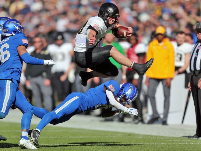 QB Bryson Daily shows his athleticism during Army’s win over Air Force in 2023