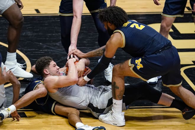 Michigan Wolverines basketball senior Isaiah Livers led all scorers.