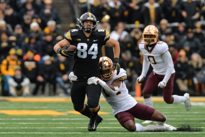 LOOK: Iowa Wearing Gold Jerseys Vs Minnesota - Go Iowa Awesome