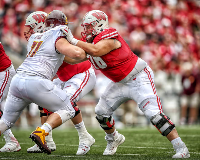 Kayden Lyles will likely open as Wisconsin's starting center. 