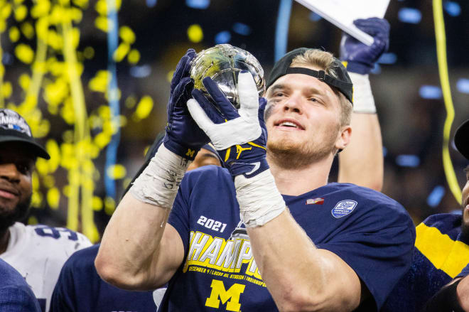 Michigan's Aidan Hutchinson wins Lombardi Award