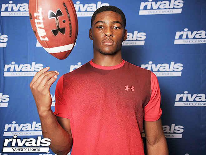 Yeast, the nation’s No. 21 athlete according to Rivals, took an official visit to Notre Dame despite being committed to Louisville.