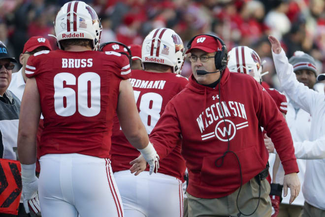 Wisconsin Badgers football Paul Chryst, Logan Bruss