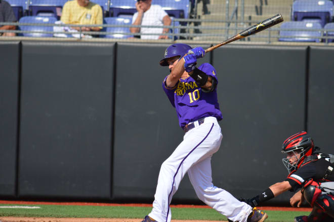 East Carolina falls 14-1 in game one of Super Regional action at Louisville.