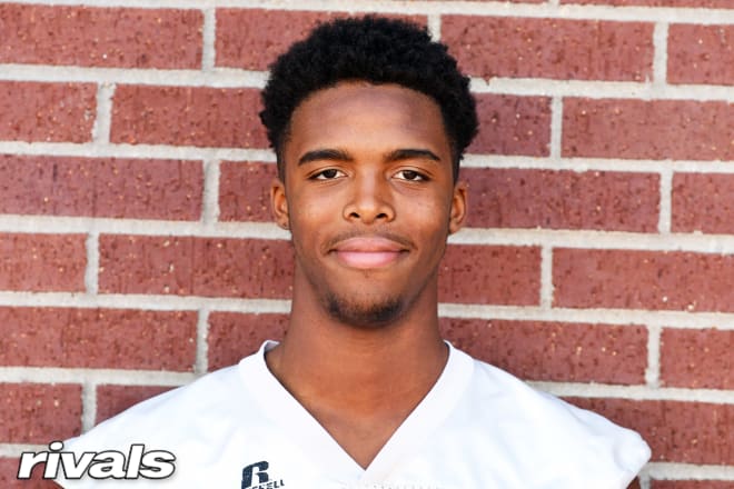 2022 WR Armani Winfield committed to Texas on Tuesday.