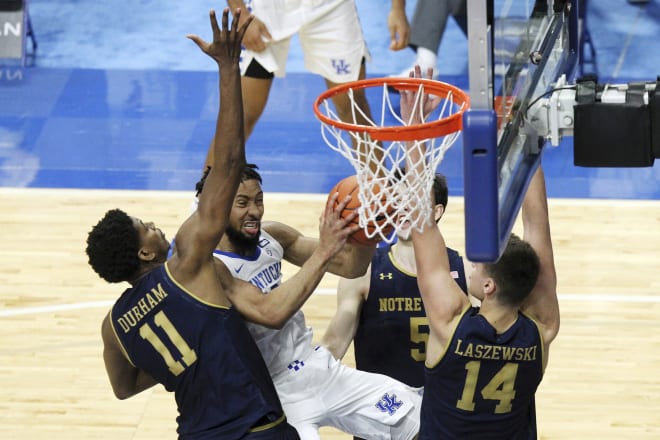 Notre Dame forced a stop on Kentucky's last possession to pull out a 64-63 win.