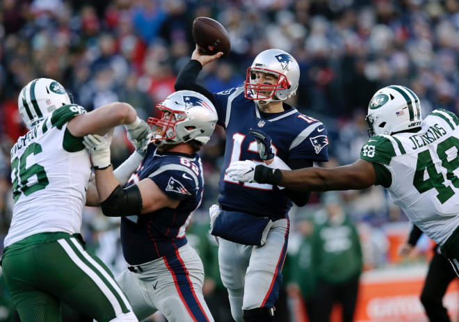 Tom Brady threw for 250 yards with four touchdowns and no picks in Sunday's 38-3 win over the Jets.