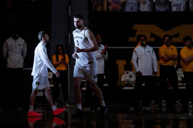 Michigan Wolverines basketball freshman center Hunter Dickinson was the Big Ten Freshman of the Year last season.