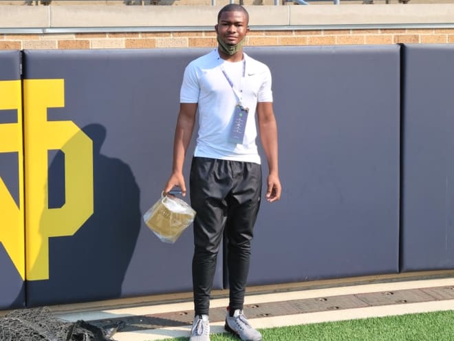 Notre Dame Fighting Irish football recruiting target and 2024 four-star linebacker Andrew Hines