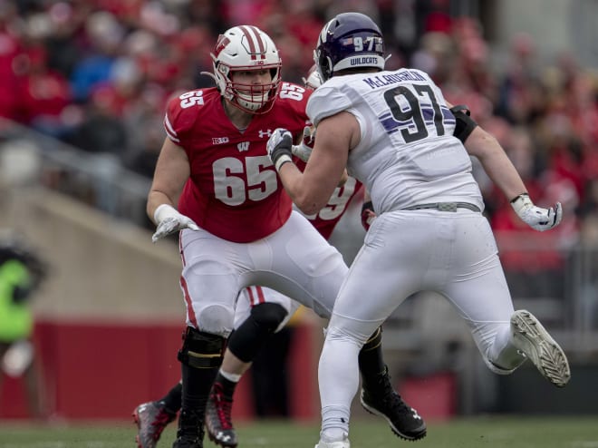 Wisconsin OL Tyler Beach called out his teammates after loss to Minnesota