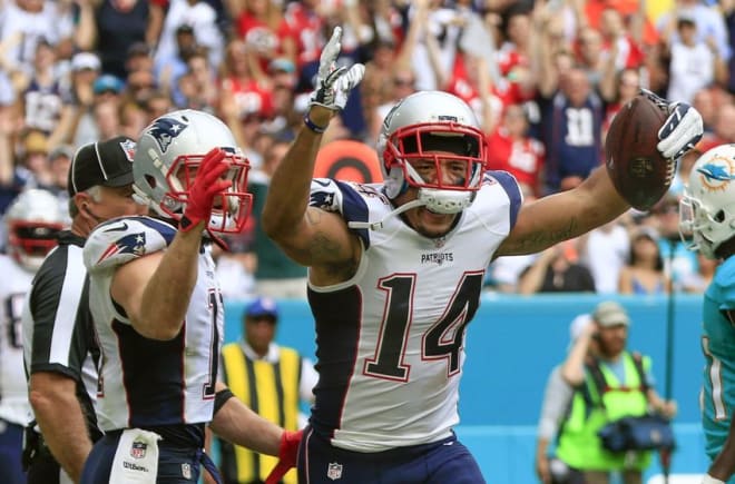 Michael Floyd caught a touchdown against the Dolphins, his first with the Patriots.