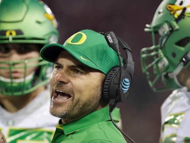 Oregon's head coach Mark Helfrich is enduring a surprisingly disappointing season (AP Photo)
