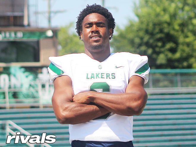 Rivals100 running back Donovan Edwards holds a Michigan Wolverines football recruiting offer. 