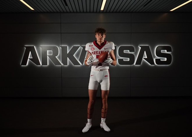 Dax Courtney is the lone tight end commitment in Arkansas' 2022 class so far.