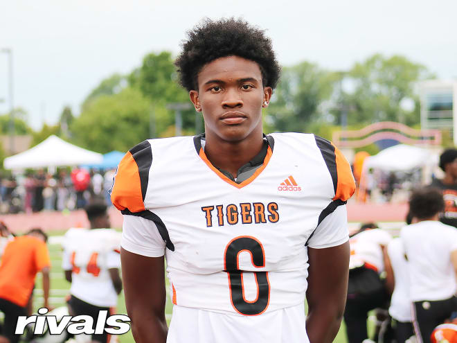 2025 five-star WR Dakorien Moore commits to LSU - Rivals.com