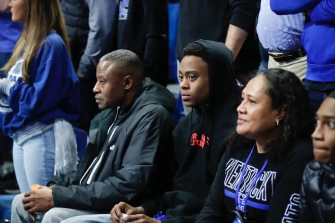 Tre Johnson and family during his official visit to Kentucky 