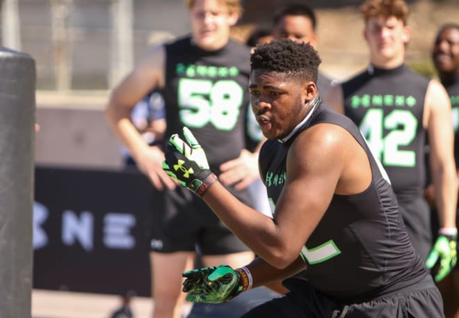 Las Vegas-Spring Valley defensive lineman Kelze Howard has four official visits set up in June starting with a trip to Arizona.