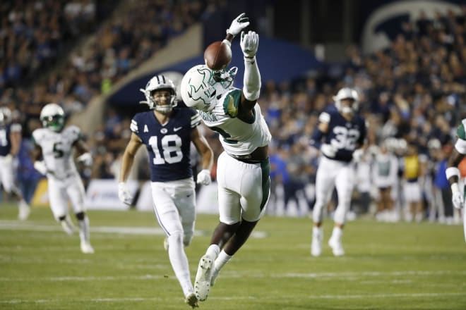 TJ Robinson nearly intercepts a pass against BYU in 2021