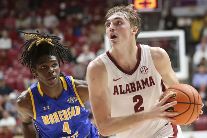 Alabama basketball had to play with only 3 players after a huge fight and  an injury 