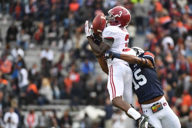 Alabama Crimson Tide wide receiver Calvin Ridley (3) is unable to make a catch during the second quarter against the Auburn Tigers at Jordan-Hare Stadium. Photo | USA Today