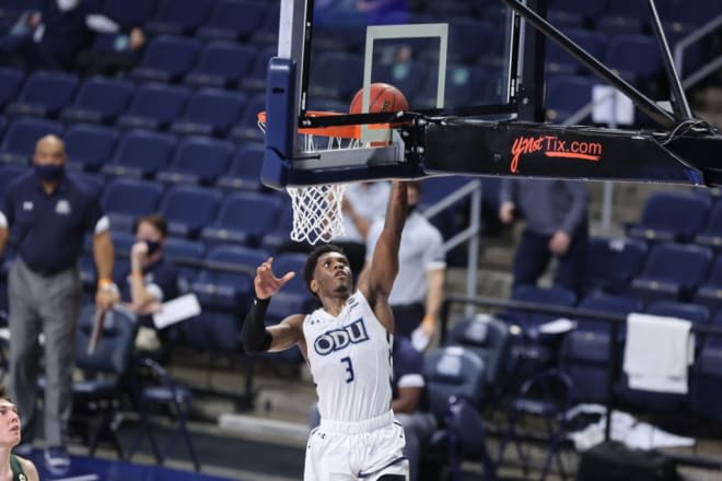 Old Dominion point guard Malik Curry has committed to the West Virginia Mountaineers basketball program.