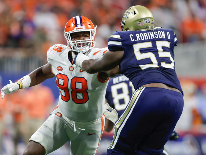 Clemson junior defensive lineman (98) Myles Murphy is a former freshman All-American.