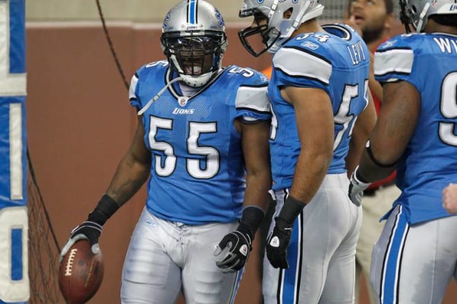 Former NC State Wolfpack football linebacker Stephen Tulloch played for the Detroit Lions.