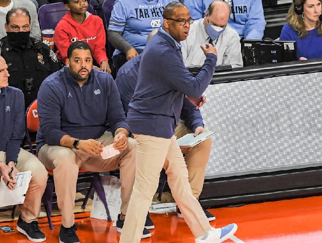 When Tuesday's game was on the line, first-year UNC Coach Hubert Davis used a tactic from a Carolina legend.