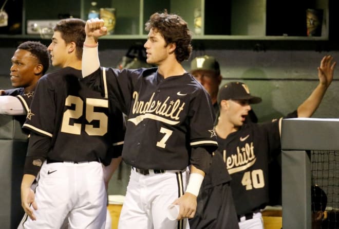 Dansby Swanson (7) excelled at second and short for Vanderbilt's baseball teams. 