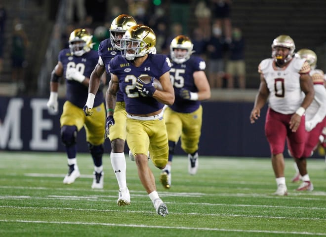 Notre Dame running back Kyren Williams breaks free for a long touchdown run last season against Florida State.