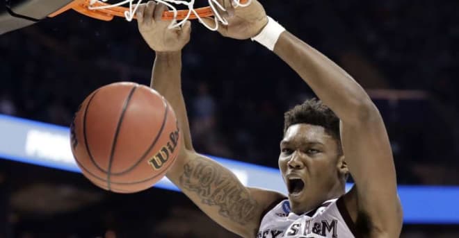 Robert Williams had another jaw-dropping slam dunk to go with 13 rebounds.