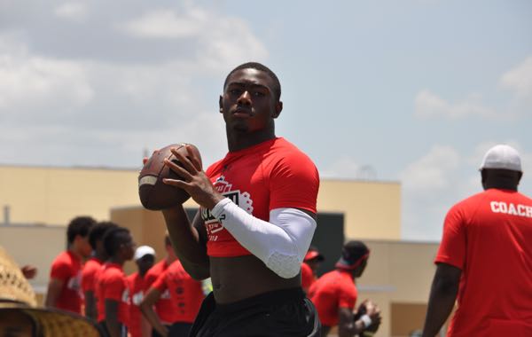 Duncanville (TX) QB Jaylin Nelson connects with Coach Emmett Jones on a weekly basis.