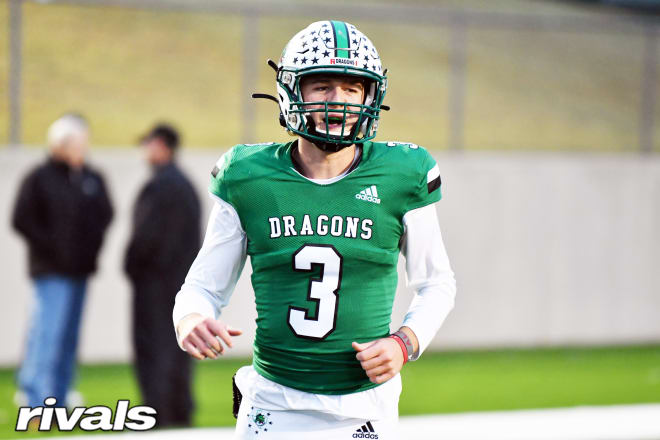 Texas scored a huge commitment on Friday with a pledge from quarterback Quinn Ewers. 