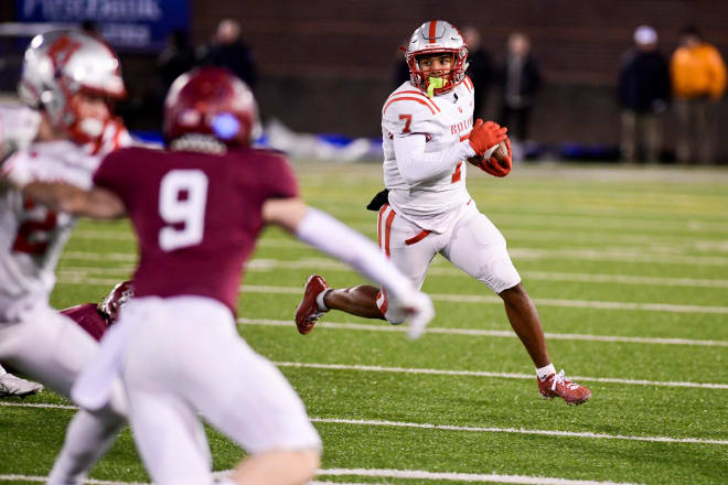 Baylor High School’s Amari Jefferson (7) runs with the ball in the BlueCross Bowl Division DII-AAA Championship game at Finley Stadium, in Chattanooga, Tenn., on Thursday, Dec. 1, 2022. Photo | Chris Day/The Tennessean / USA TODAY NETWORK