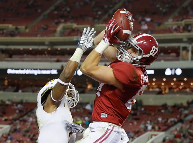 Alabama tight end Miller Forristall (87) might be out the rest of the year with an ACL injury. Photo | Getty Images. 
