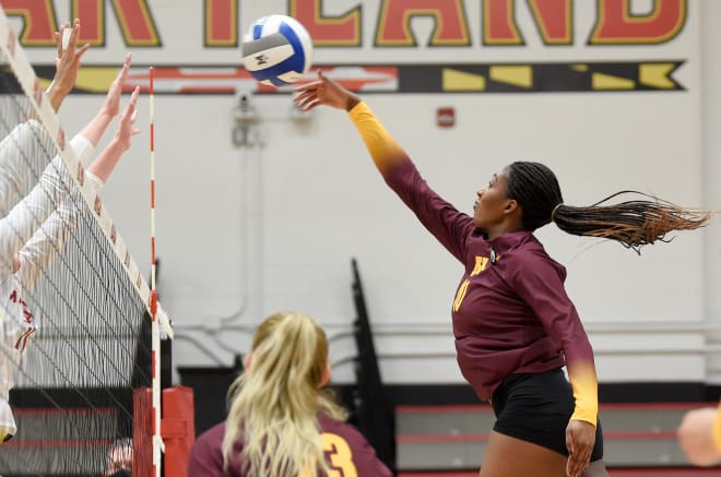 Minnesota outside hitter Stephanie Samedy