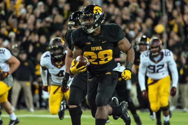 Hawkeyes uniforms: Iowa football team wears special gold 'winged