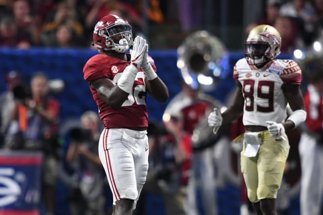 Alabama Crimson Tide linebacker Rashaan Evans (32) reacts after a play against the Florida State Seminoles in the second quarter at Mercedes-Benz Stadium. Photo | USA Today